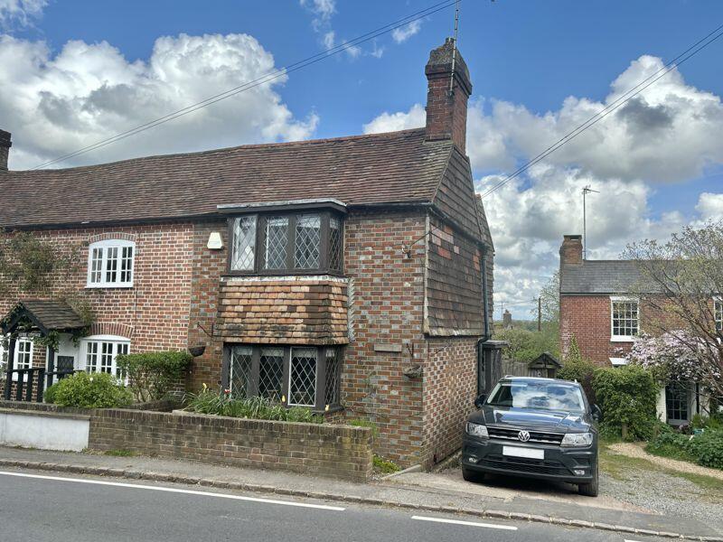 2 bedroom semidetached house for sale in village centre, RH17