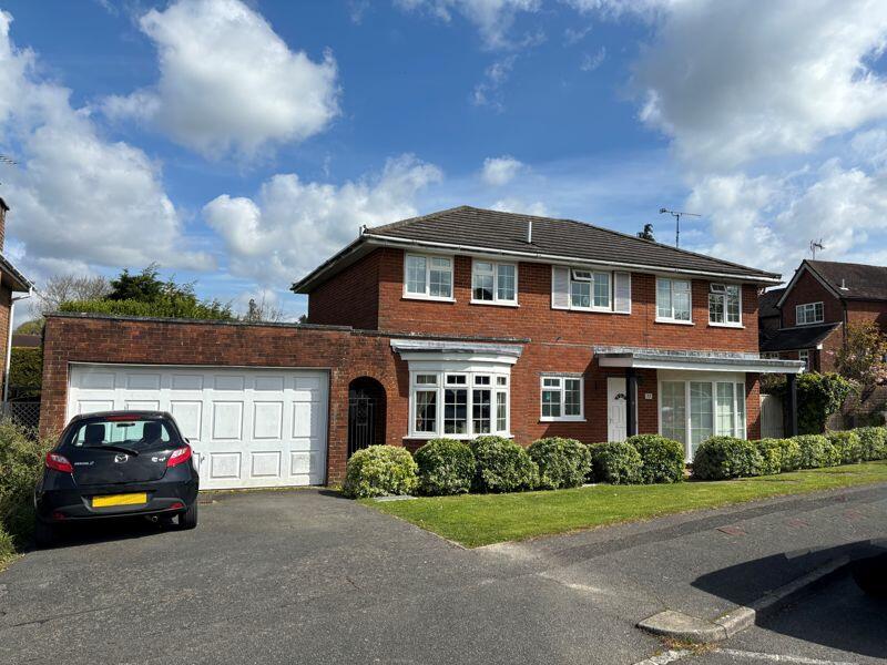 4 bedroom detached house for sale in Leyton Lea, Cuckfield, RH17