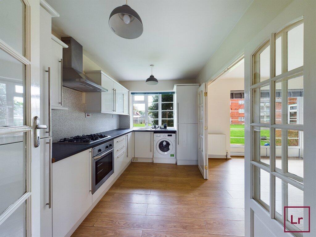 3 bedroom flat for rent in Garden Close, Ruislip, HA4