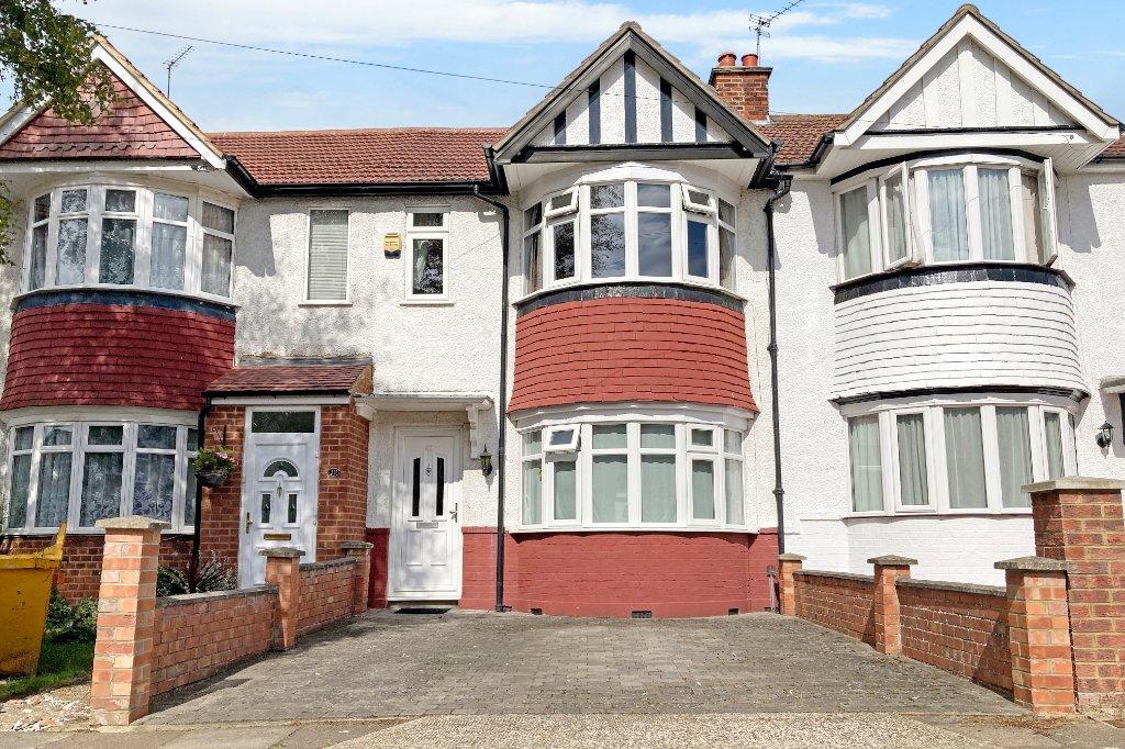 3 bedroom terraced house for sale in Seaton Gardens, Ruislip, Middlesex