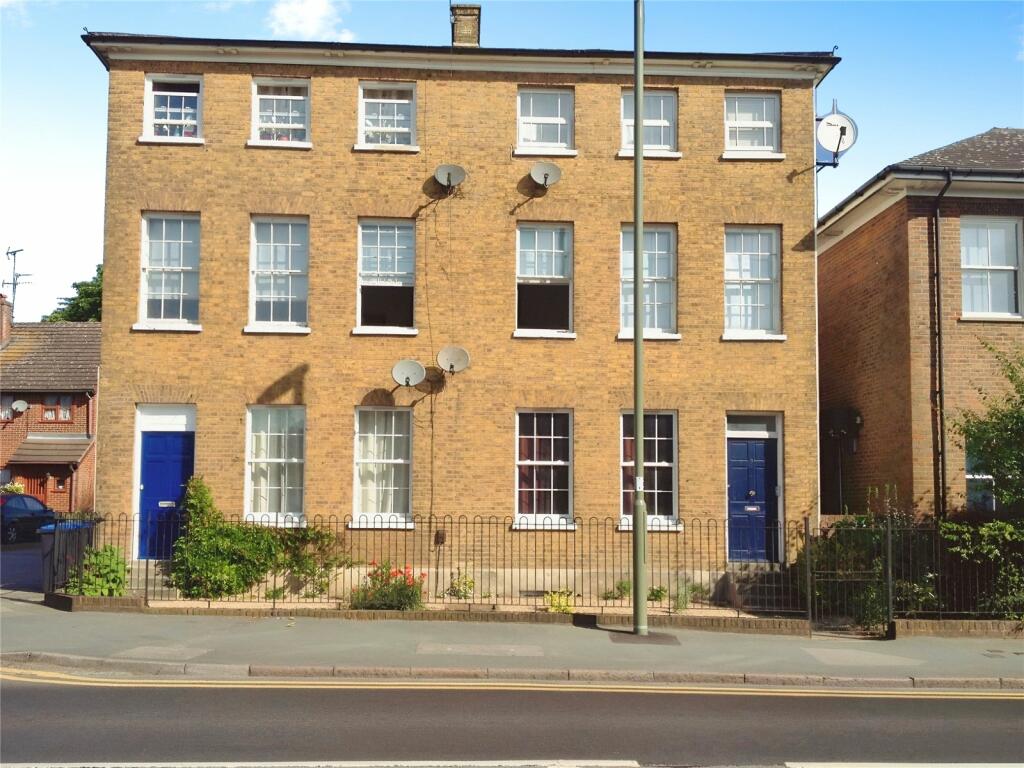 1 bedroom flat for sale in The Avenue, Egham, Surrey, TW20