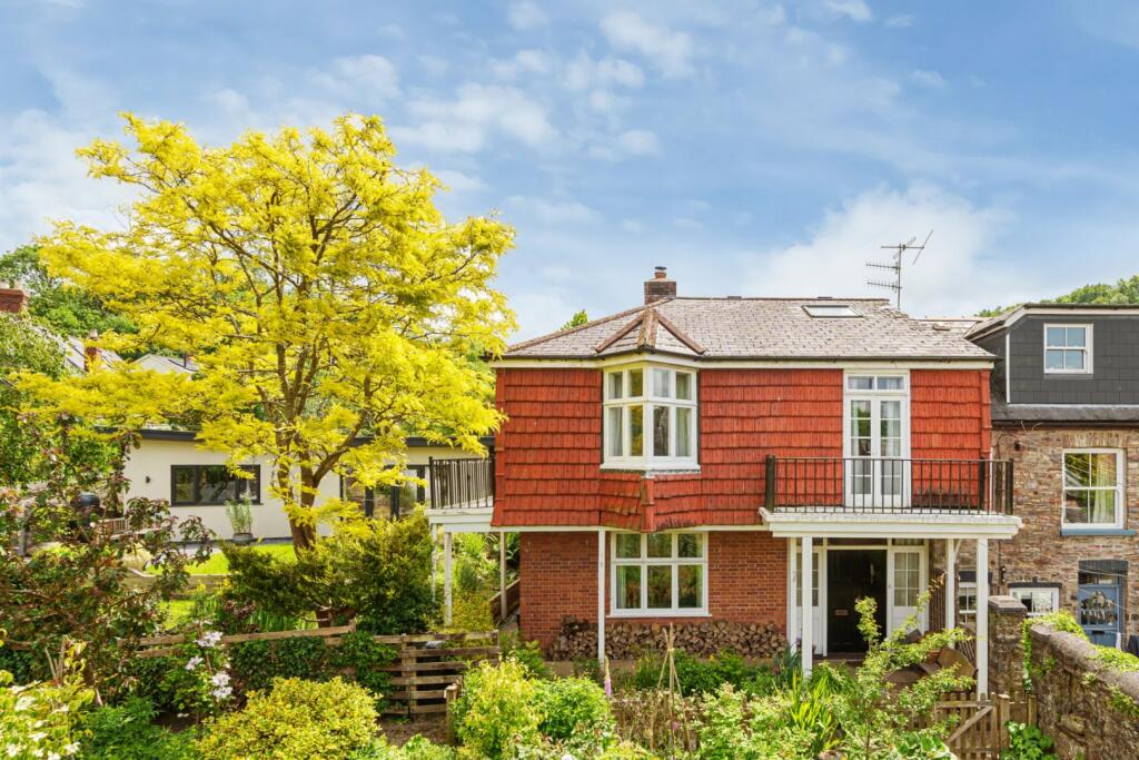 3 bedroom semidetached house for sale in Mill Head, Bampton, Tiverton