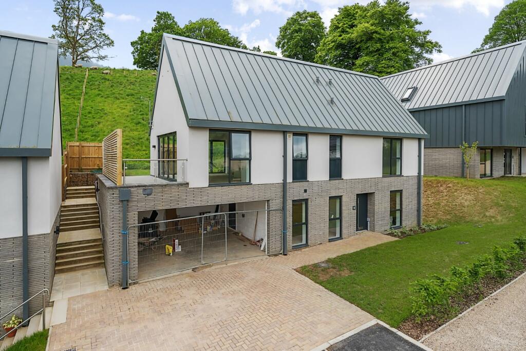 3 bedroom detached house for sale in Elizabeth Penton Way, Bampton