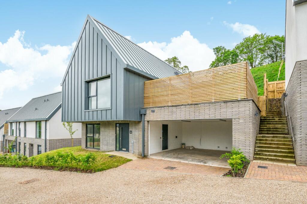 3 bedroom detached house for sale in Elizabeth Penton Way, Bampton