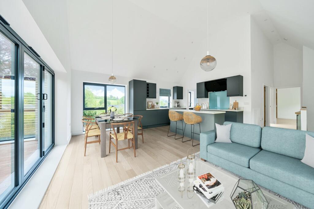 3 bedroom detached house for sale in Elizabeth Penton Way, Bampton