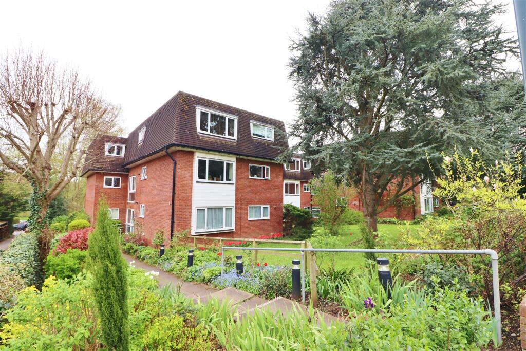 1 bedroom apartment for sale in Oakbank, Watling Street, Radlett, WD7