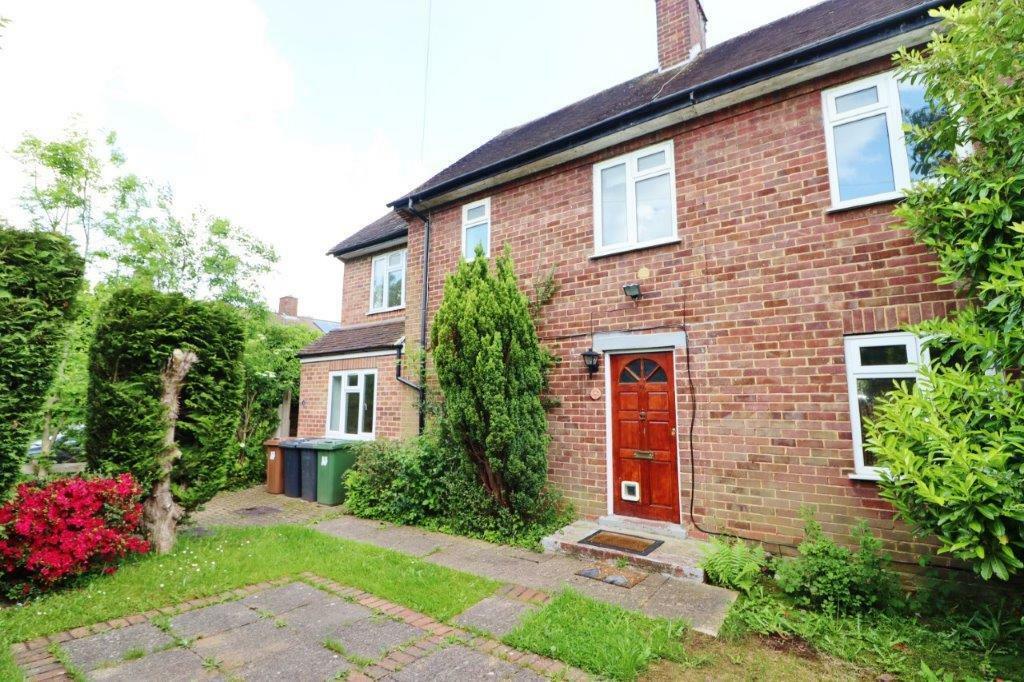 3 bedroom end of terrace house for sale in Kendals Close, Radlett, WD7