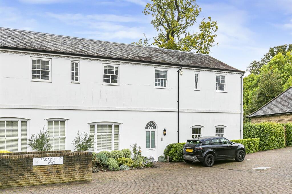 Main image of property: Broadfield Way, Aldenham