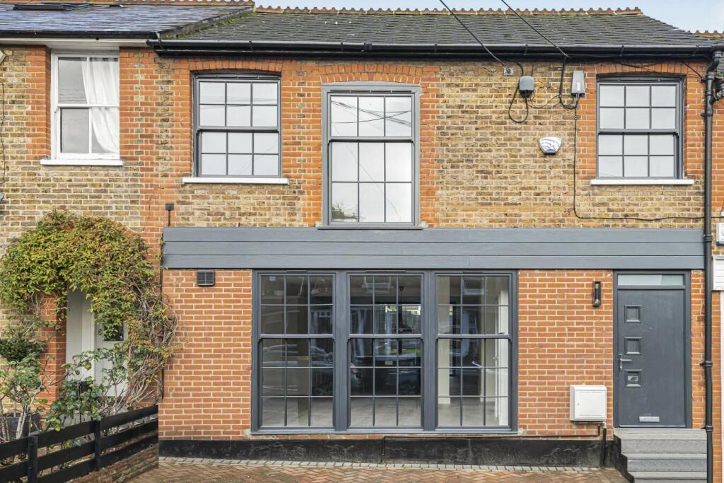 Main image of property: Station Road, Radlett