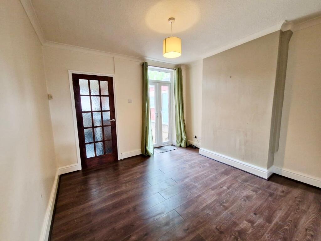 Main image of property: Shrewsbury Road, Nottingham, Nottinghamshire, NG2 4HQ