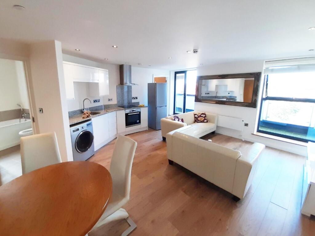 Main image of property: Bridgford Road, West Bridgford, Nottingham, Nottinghamshire, NG2 6AN