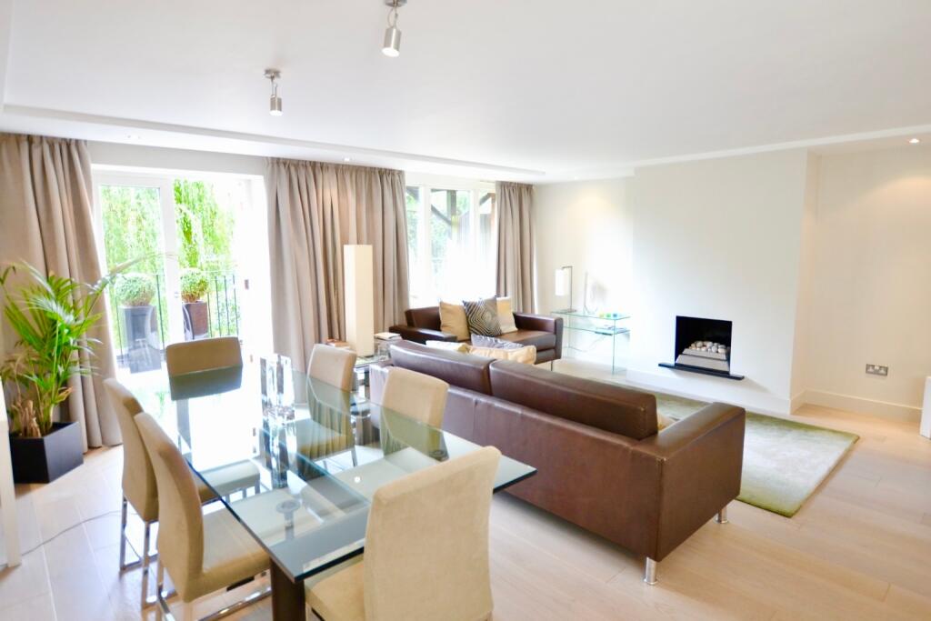 Main image of property: Cavendish Place, Cavendish Crescent South, Nottingham, Nottinghamshire, NG7 1ED