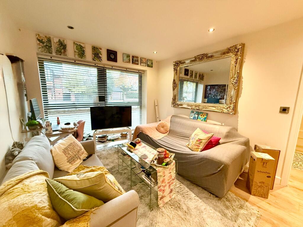 Main image of property: Bridgford Road, West Bridgford, Nottingham, Nottinghamshire, NG2 6AN