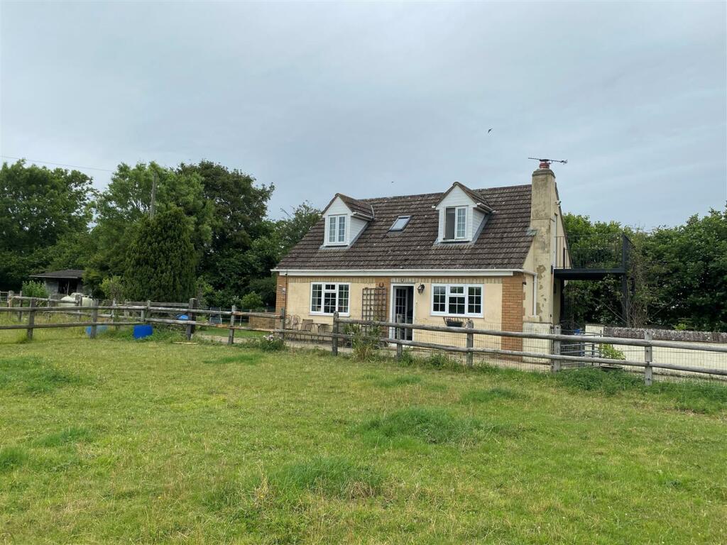 2 bedroom house for sale in The Turnpike, Heddington, Calne, SN11