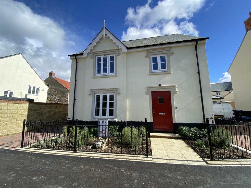 3 bedroom detached house for sale in Stoke Meadow, Silver Street, Calne