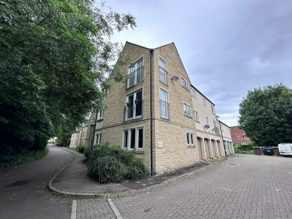1 bedroom apartment for sale in Horsebrook, Calne, SN11