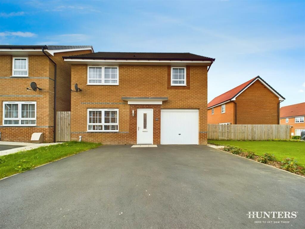 4 bedroom detached house for sale in Abbotts Way, Consett, DH8