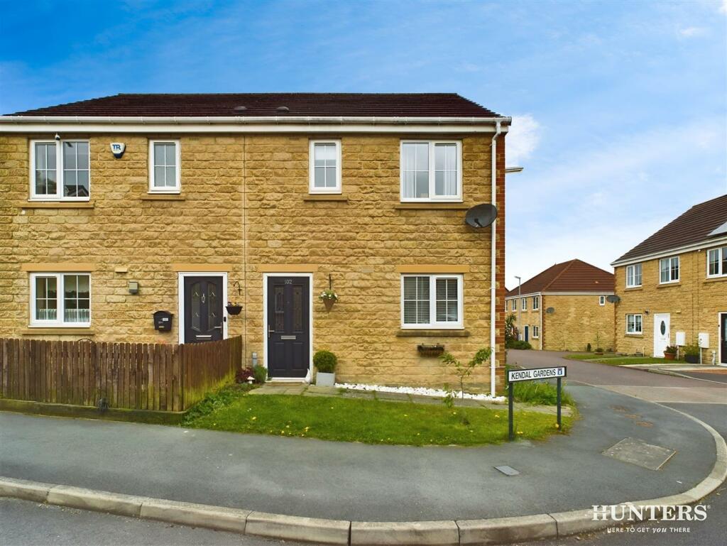 3 bedroom semidetached house for sale in Dorset Crescent, Consett, DH8