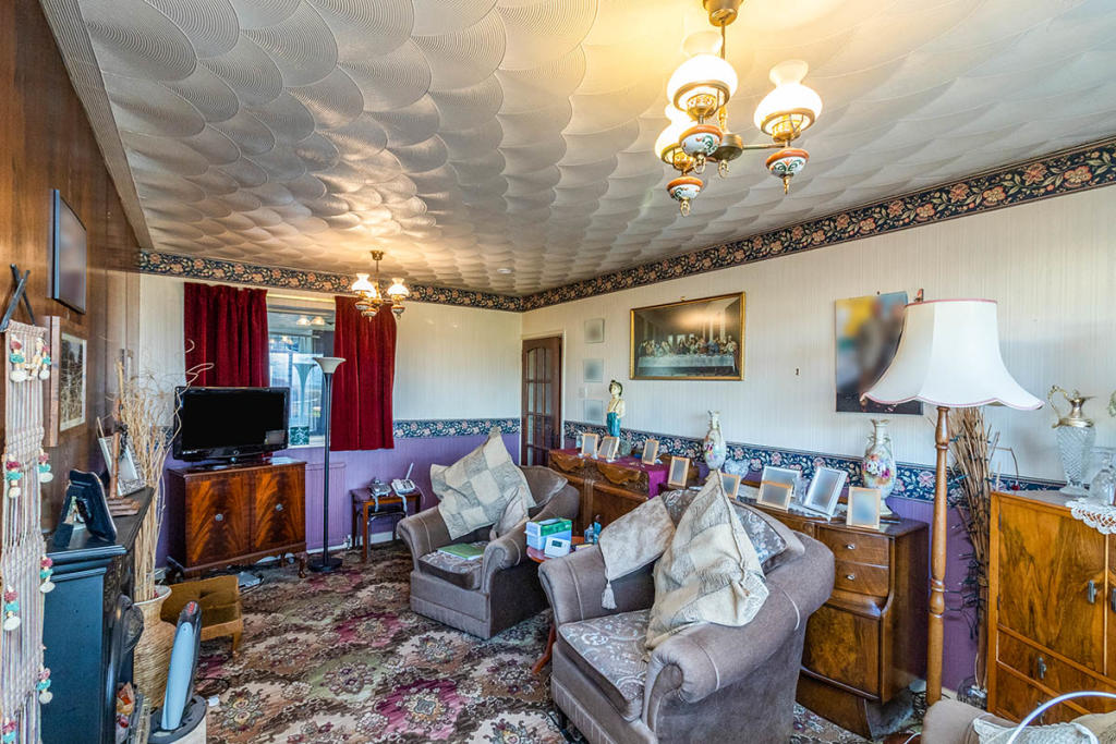 3 bedroom bungalow for sale in Limes Avenue, Barnsley, South Yorkshire, S75