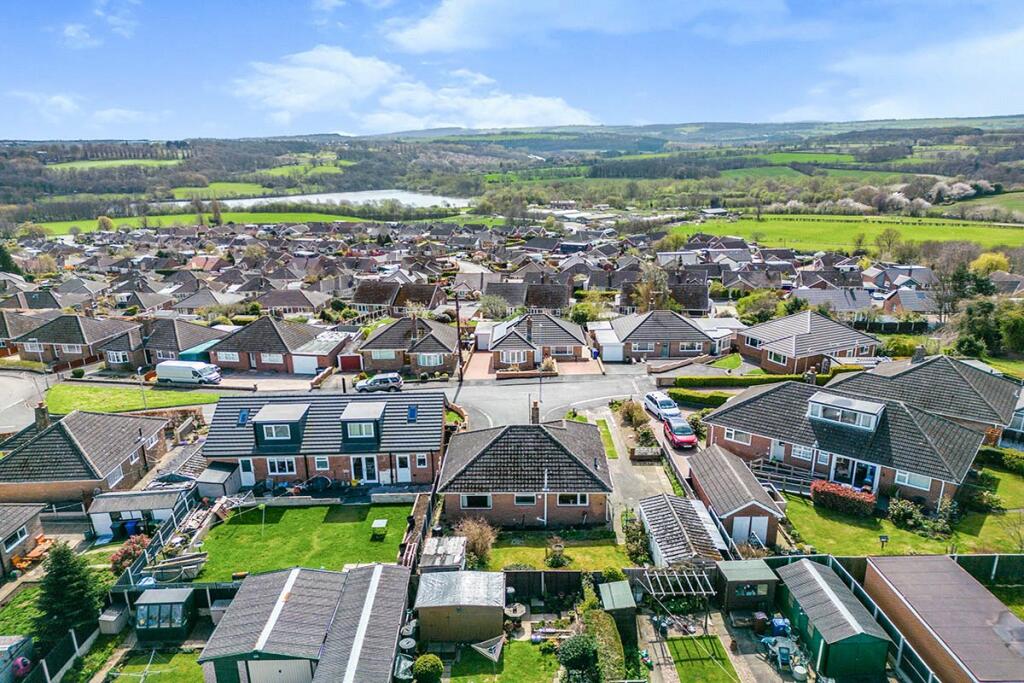 2 bedroom bungalow for sale in Cumberland Close, Worsbrough, Barnsley