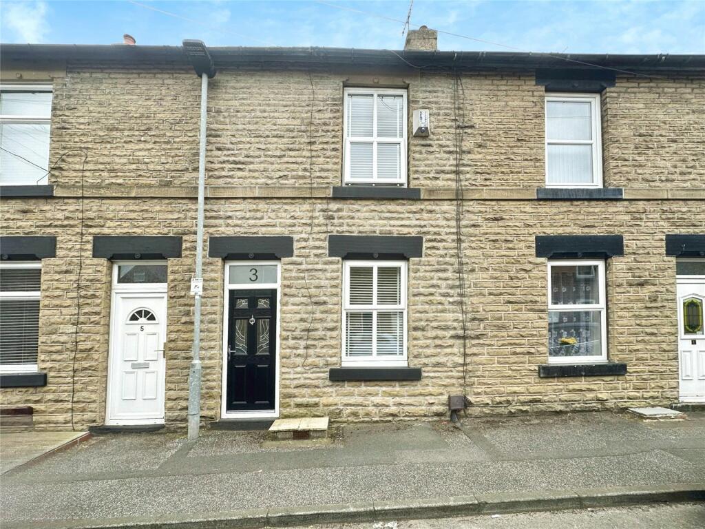 3 bedroom terraced house for sale in Fitzwilliam Street, Hoyland