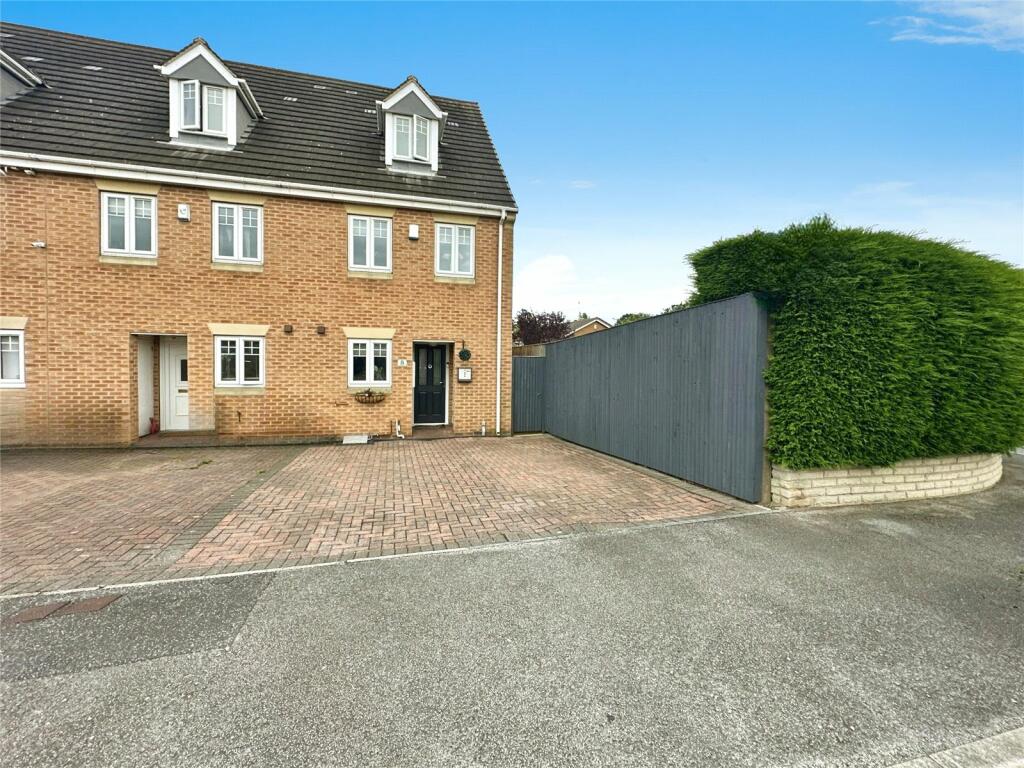3 bedroom end of terrace house for sale in Brocklehurst Court, Barnsley, South Yorkshire, S70
