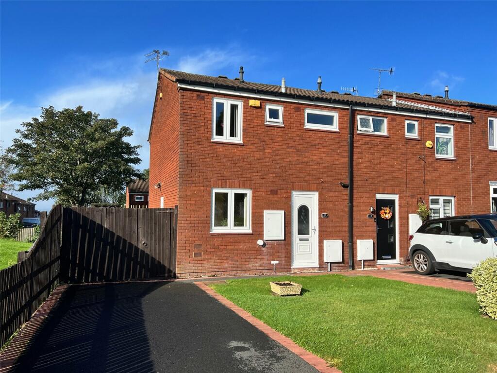3 bedroom end of terrace house for sale in Uxbridge Close, Lower Gornal