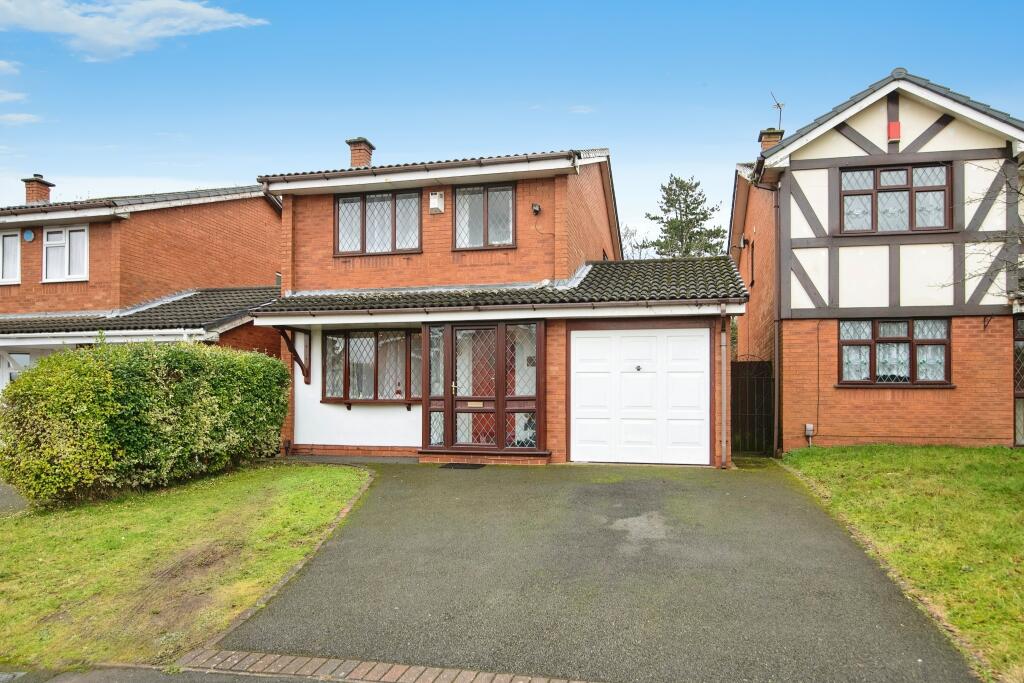 3 bedroom detached house for sale in Stonedown Close, Sedgmoor Park