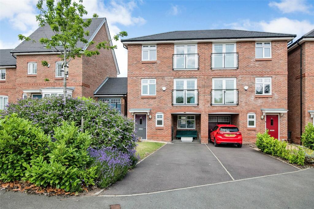 4 bedroom semidetached house for sale in Hidden Lock, Smethwick, West