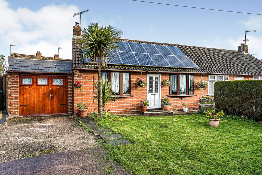 3 bedroom bungalow for sale in Marley Road, Kingswinford, West Midlands