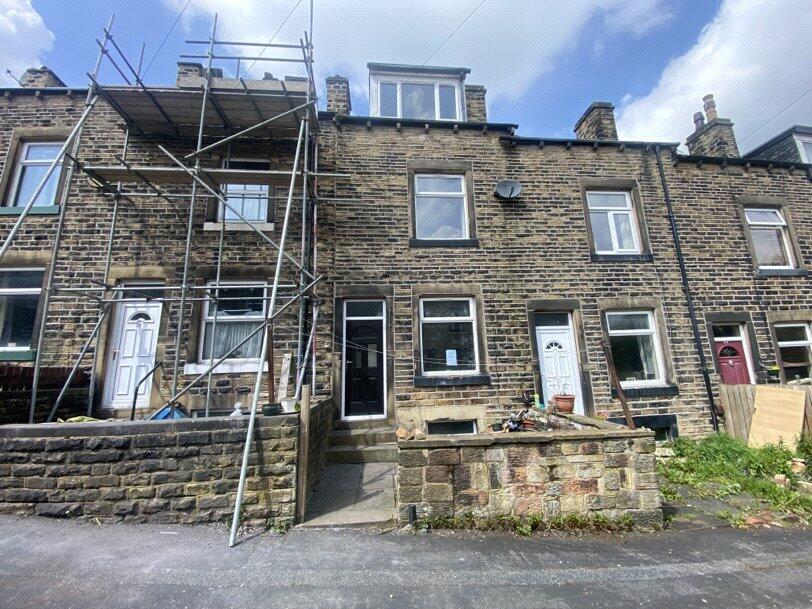 3 bedroom terraced house for sale in Carleton Street, Keighley