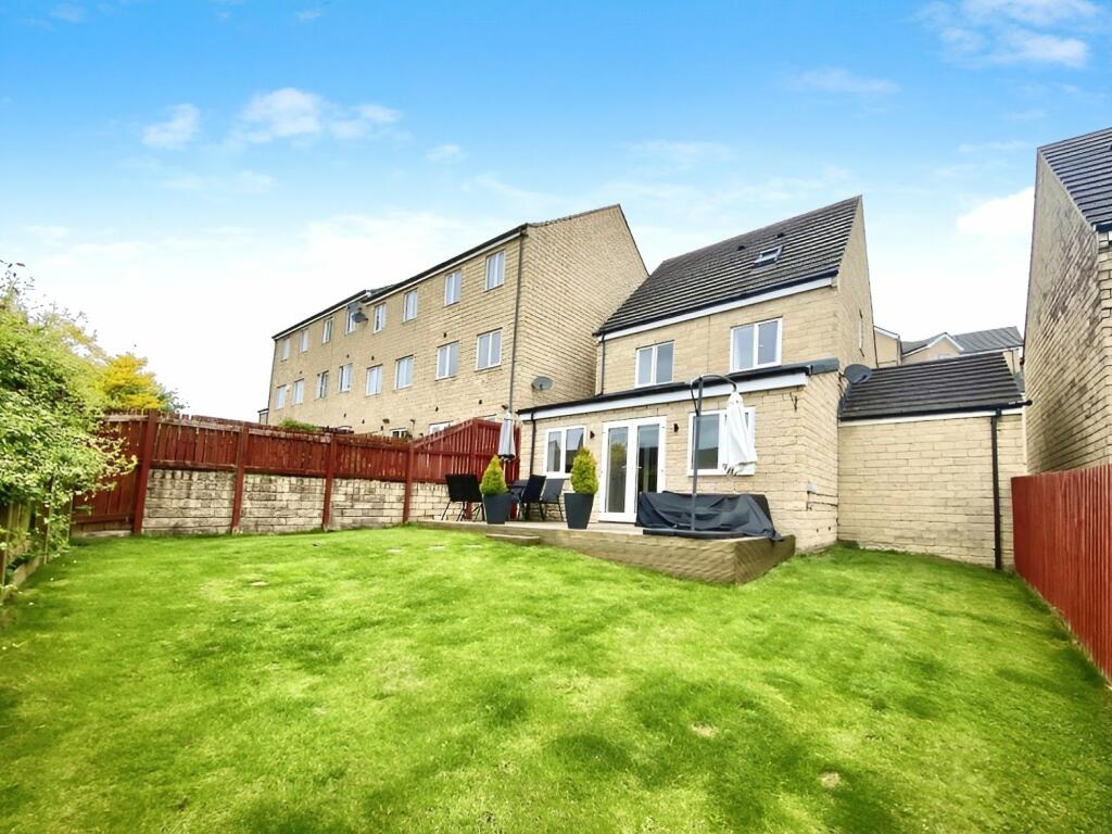 4 bedroom detached house for sale in Woodsley Fold, Thornton, Bradford
