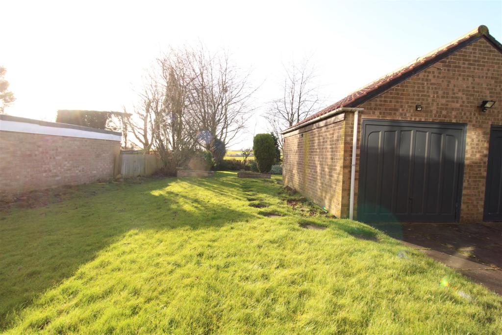 4 bedroom detached house for sale in Eden Grove, Middridge, Newton