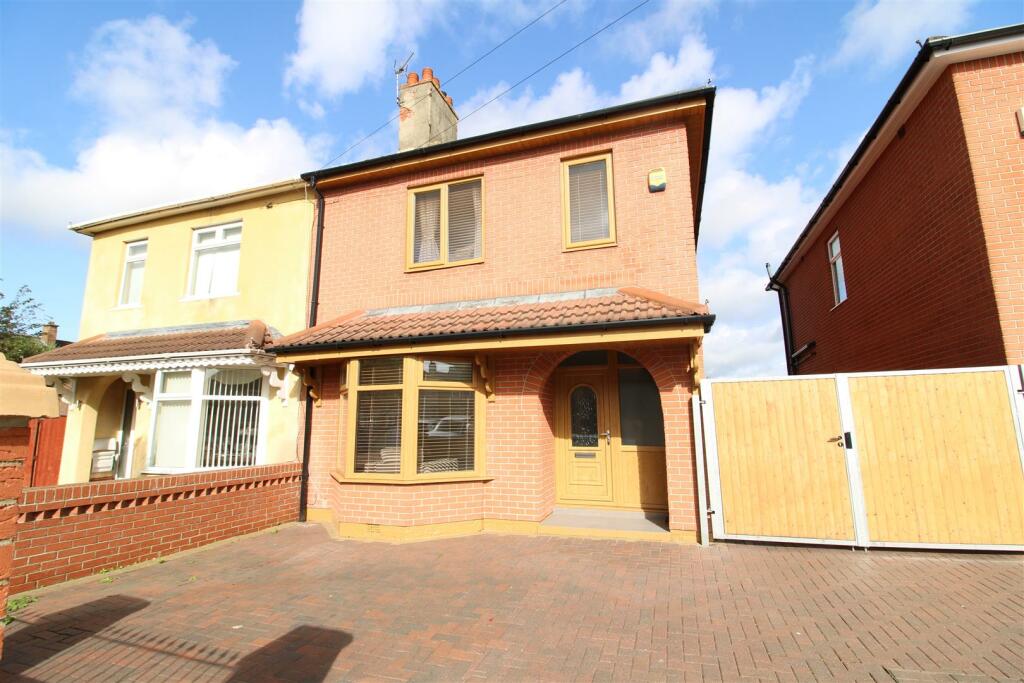 3 bedroom semidetached house for sale in Yarm Road, Darlington, DL1