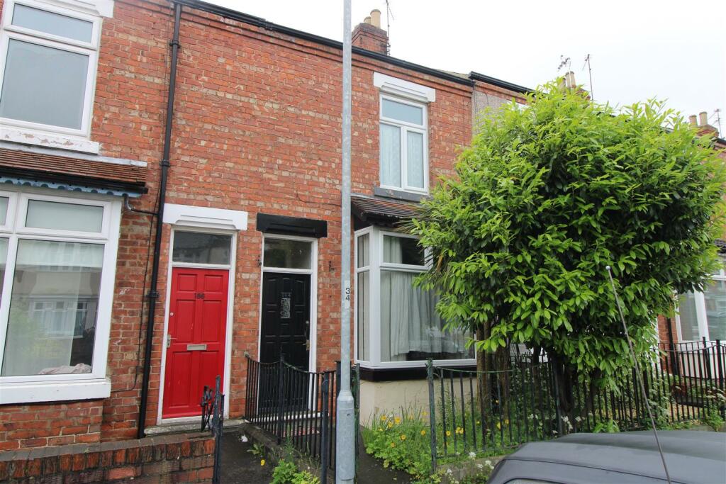 2 bedroom terraced house for sale in Greenbank Road, Darlington, DL3