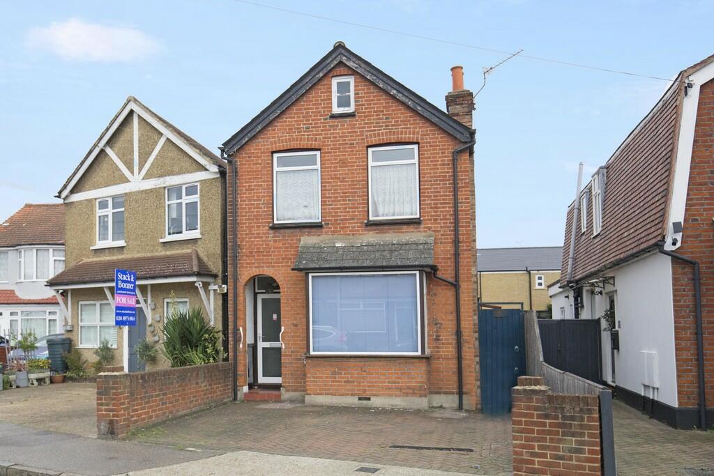 3 bedroom detached house for sale in Red Lion Road, Surbiton, KT6 7RG, KT6