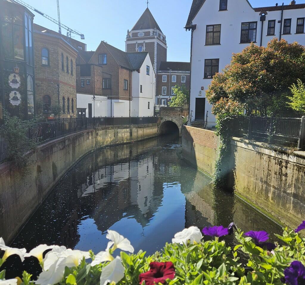 2 bedroom apartment for sale in Charter Quay, Kingston Upon Thames, KT1