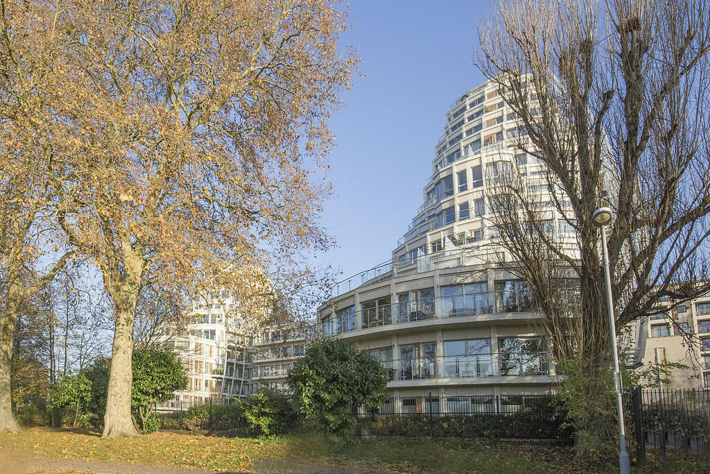 1 bedroom apartment for sale in Kingston Riverside, Kingston upon