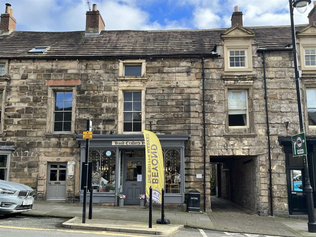 2 bedroom terraced house for sale in The Bank, Barnard Castle, DL12