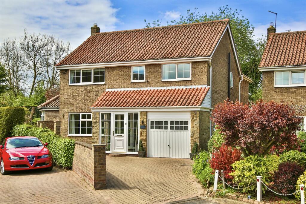 4 bedroom detached house for sale in Eden Grove, Middridge, DL5