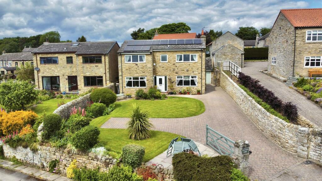 4 bedroom detached house for sale in Stainton Village, Barnard Castle, DL12