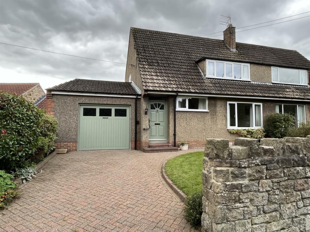 2 bedroom semidetached house for sale in Winston Road, Staindrop