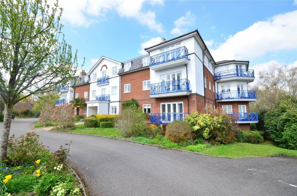 3 bedroom apartment for sale in Larches House, The Larches, East