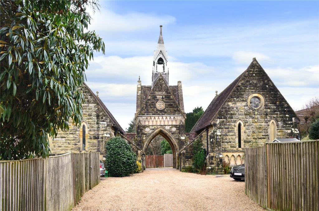 1 bedroom semidetached house for sale in The Belfry, West Hill, East