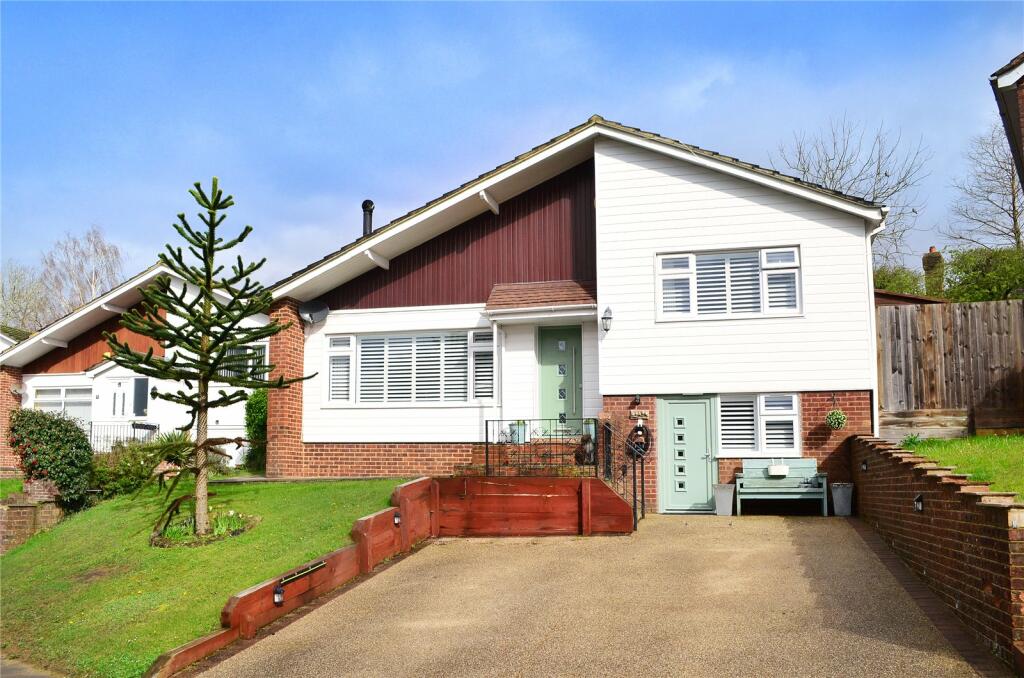 3 bedroom bungalow for sale in Fulmar Drive, East Grinstead, West