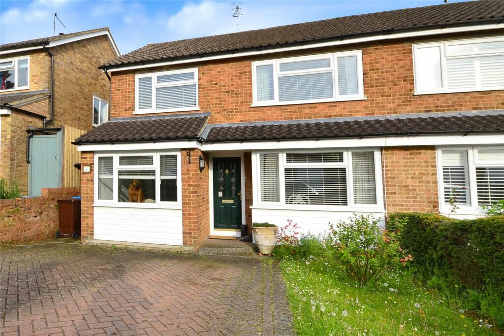 3 bedroom semidetached house for sale in Oaklands, South Godstone