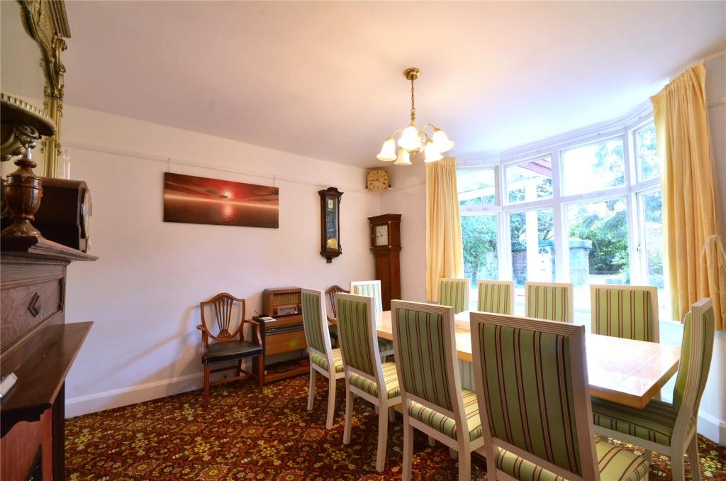 4 bedroom detached house for sale in Windmill Lane, East Grinstead