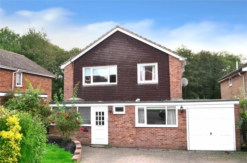 4 bedroom detached house for sale in Lancaster Drive, East Grinstead