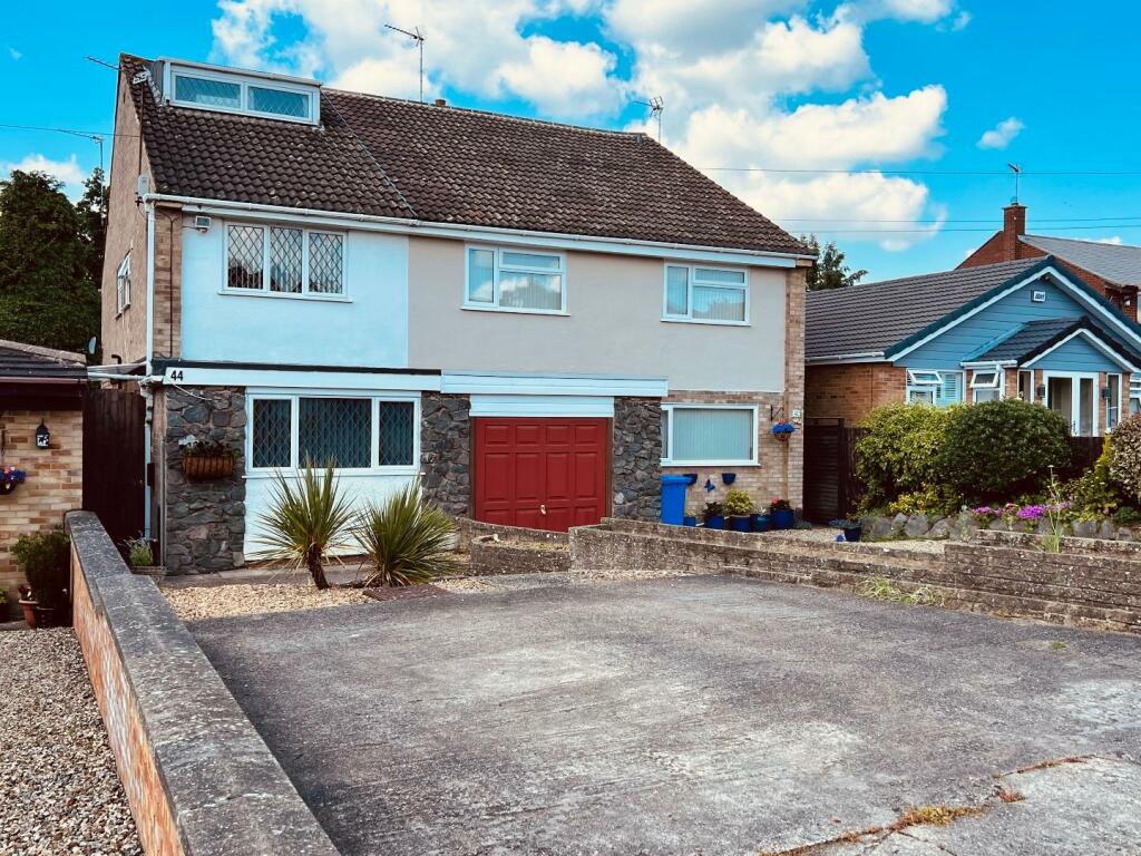 5 bedroom semidetached house for sale in Ise Vale Avenue, Desborough, NN14