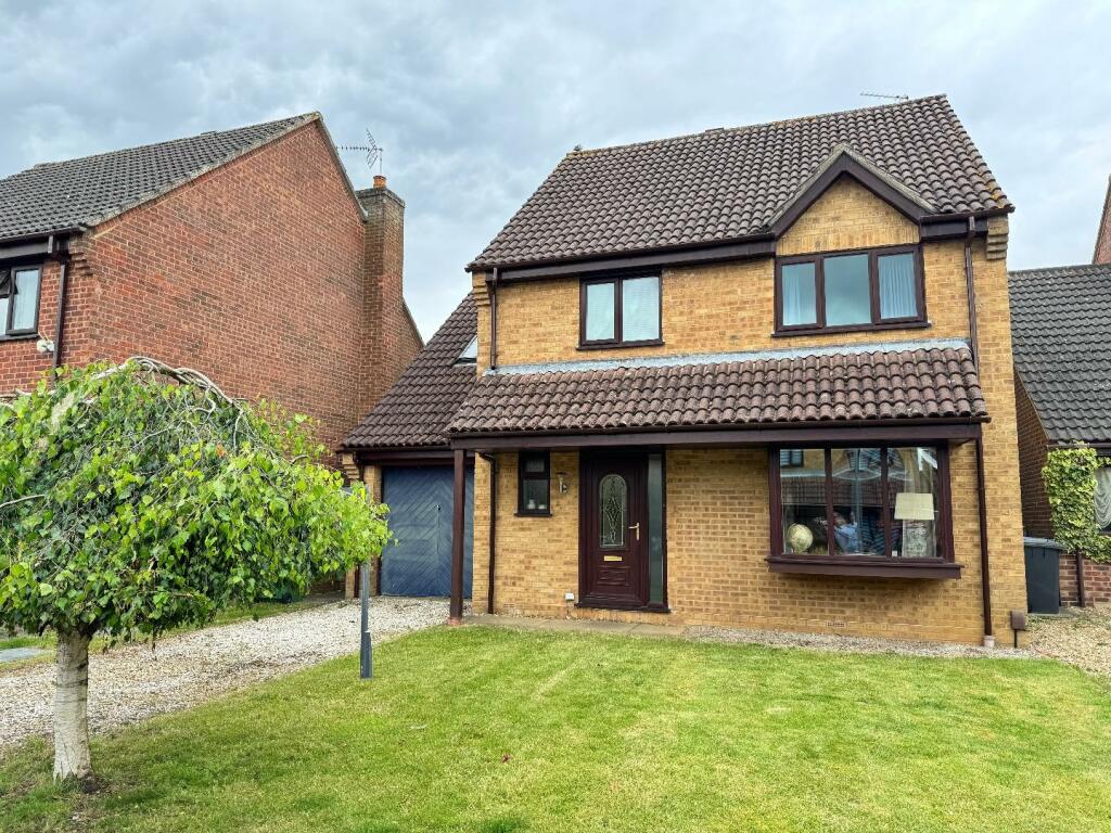 4 bedroom detached house for sale in Browning Avenue, Brambleside